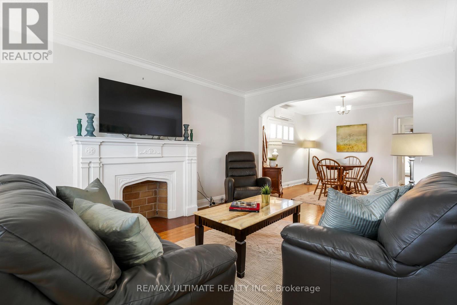 220 PARKVIEW HILL CRESCENT - 2