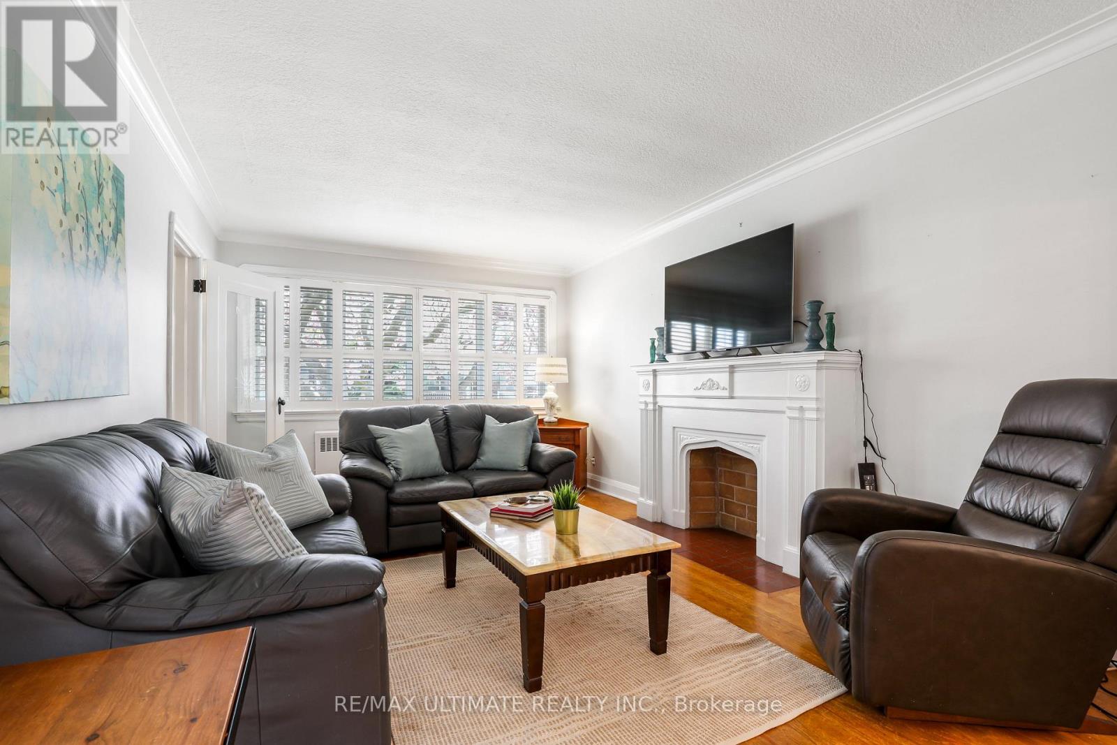 220 PARKVIEW HILL CRESCENT - 4