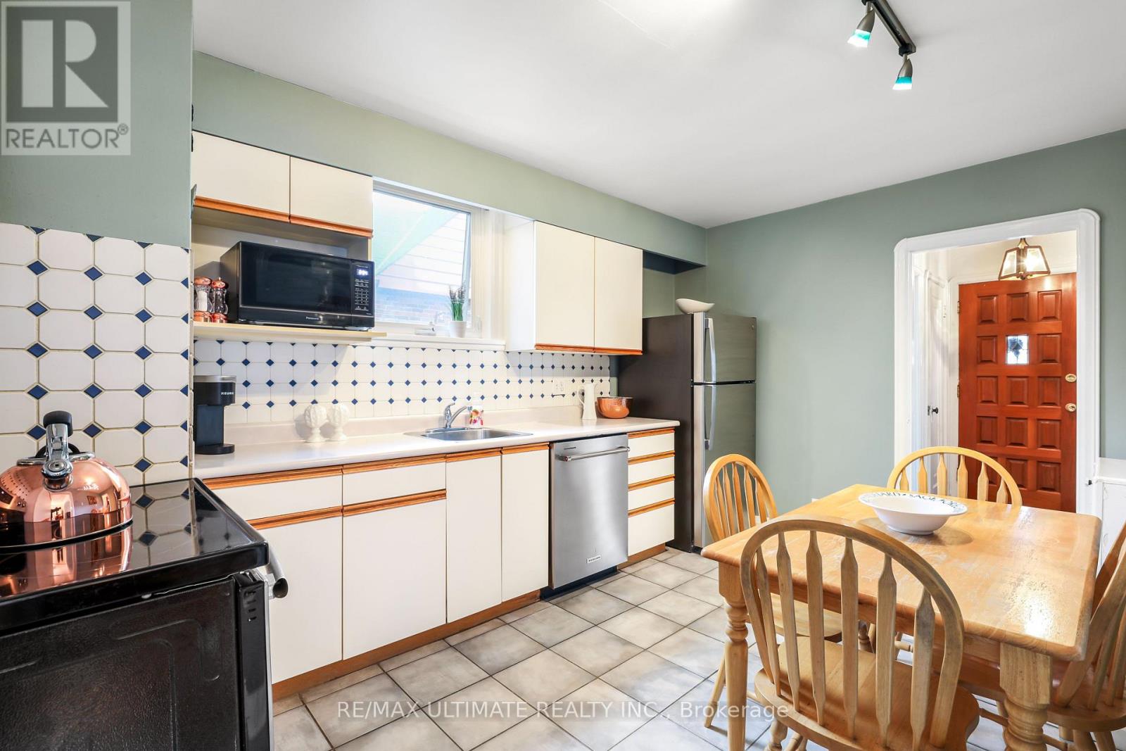 220 PARKVIEW HILL CRESCENT - 8