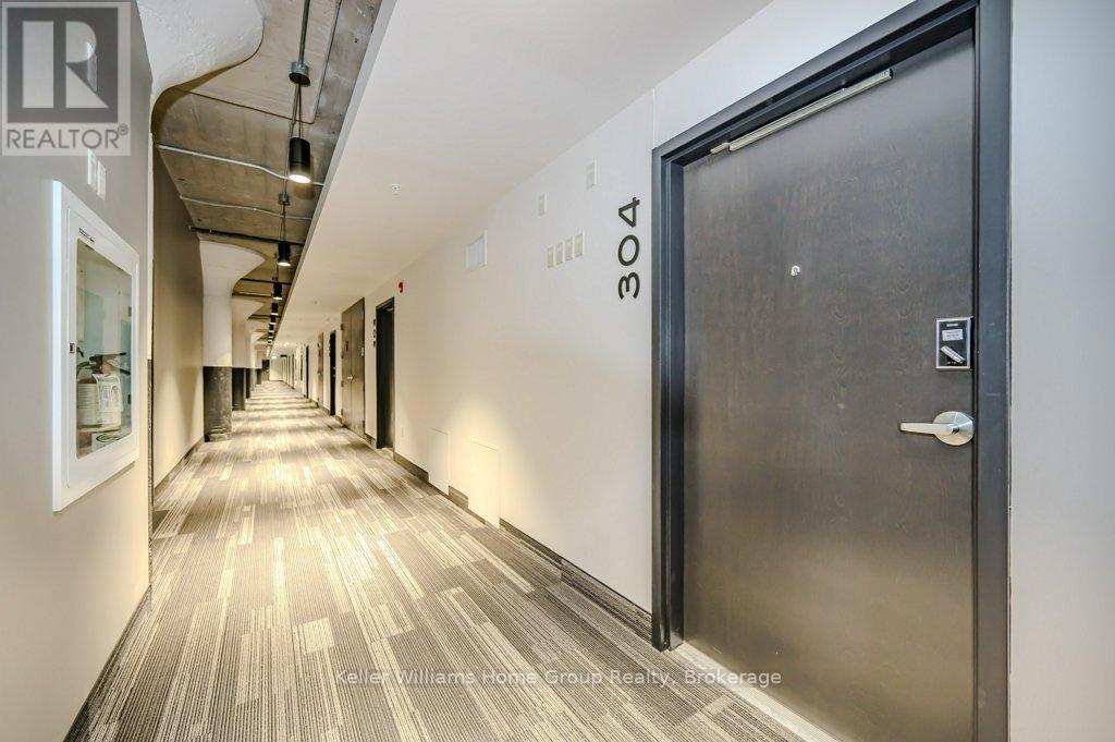 #304 120 HURON STREET - 11