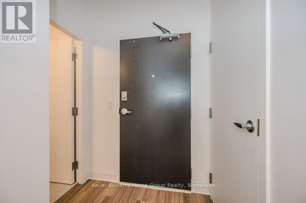#304 120 HURON STREET - 12