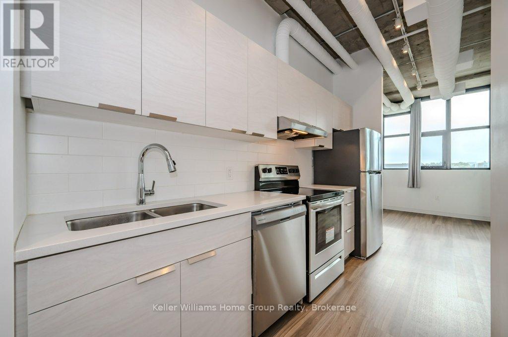 #304 120 HURON STREET - 14