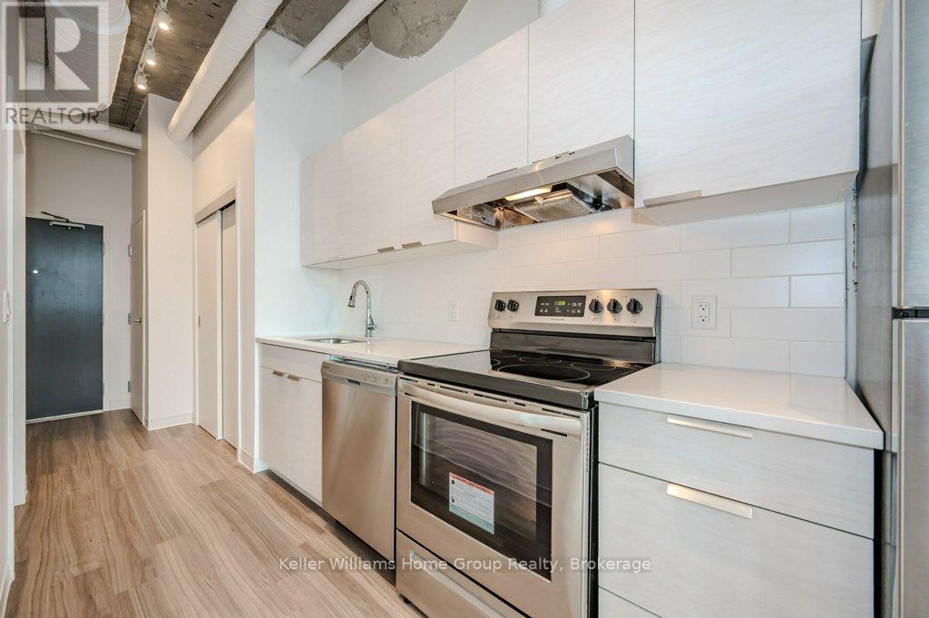 #304 120 HURON STREET - 15