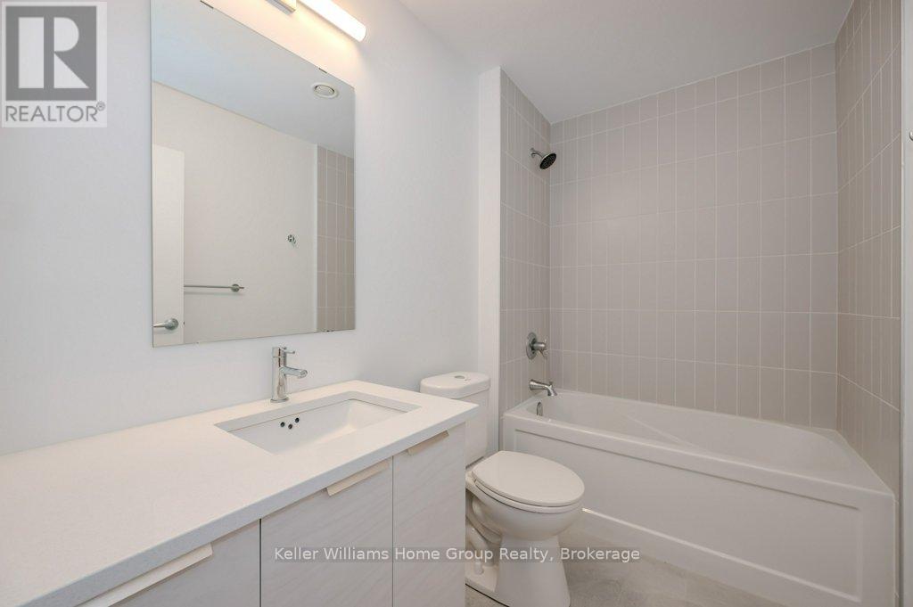 #304 120 HURON STREET - 22