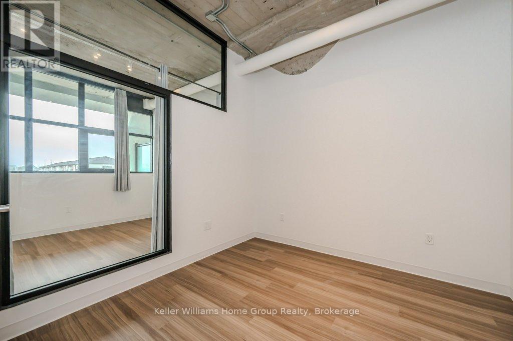 #304 120 HURON STREET - 24