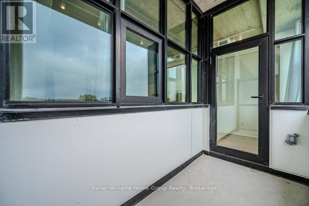 #304 120 HURON STREET - 26