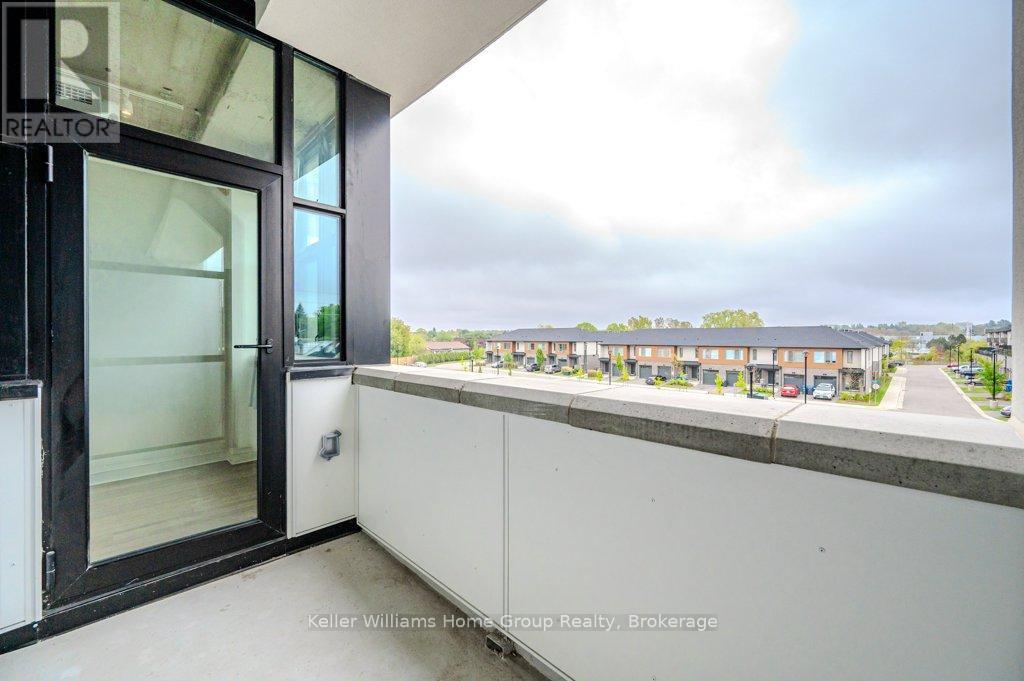#304 120 HURON STREET - 27