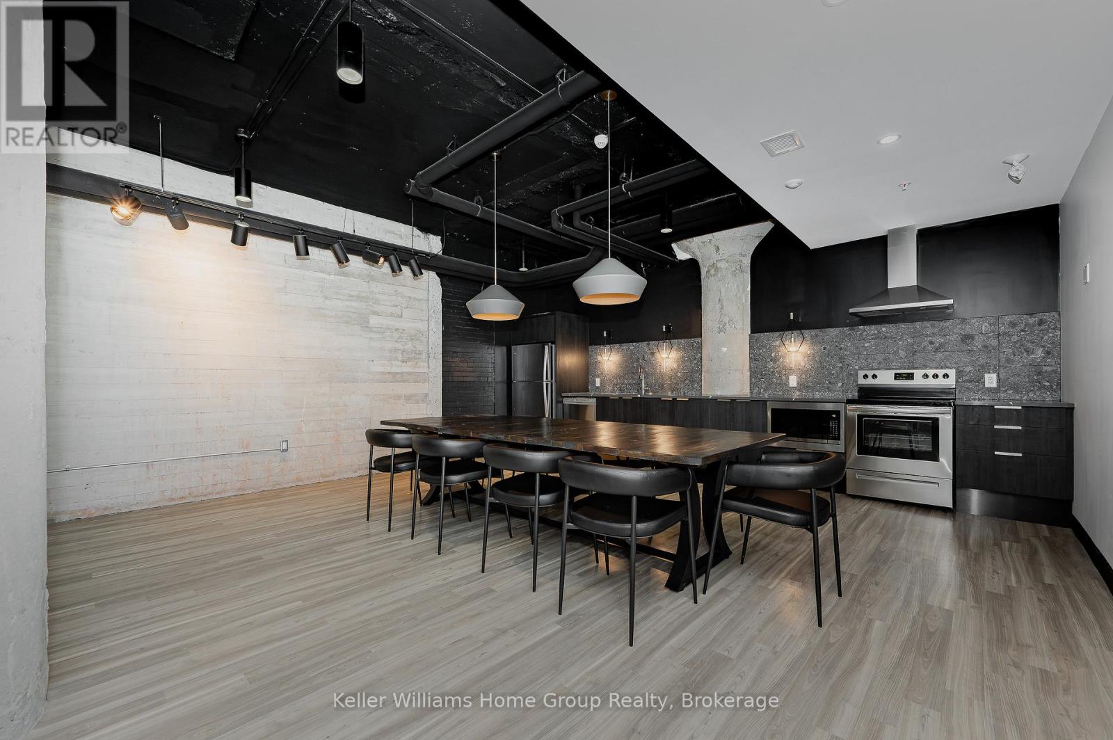 #304 120 HURON STREET - 46