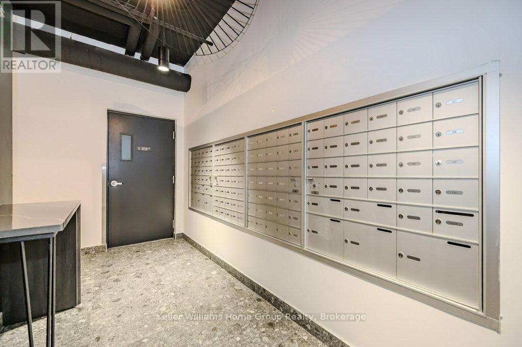 #304 120 HURON STREET - 9