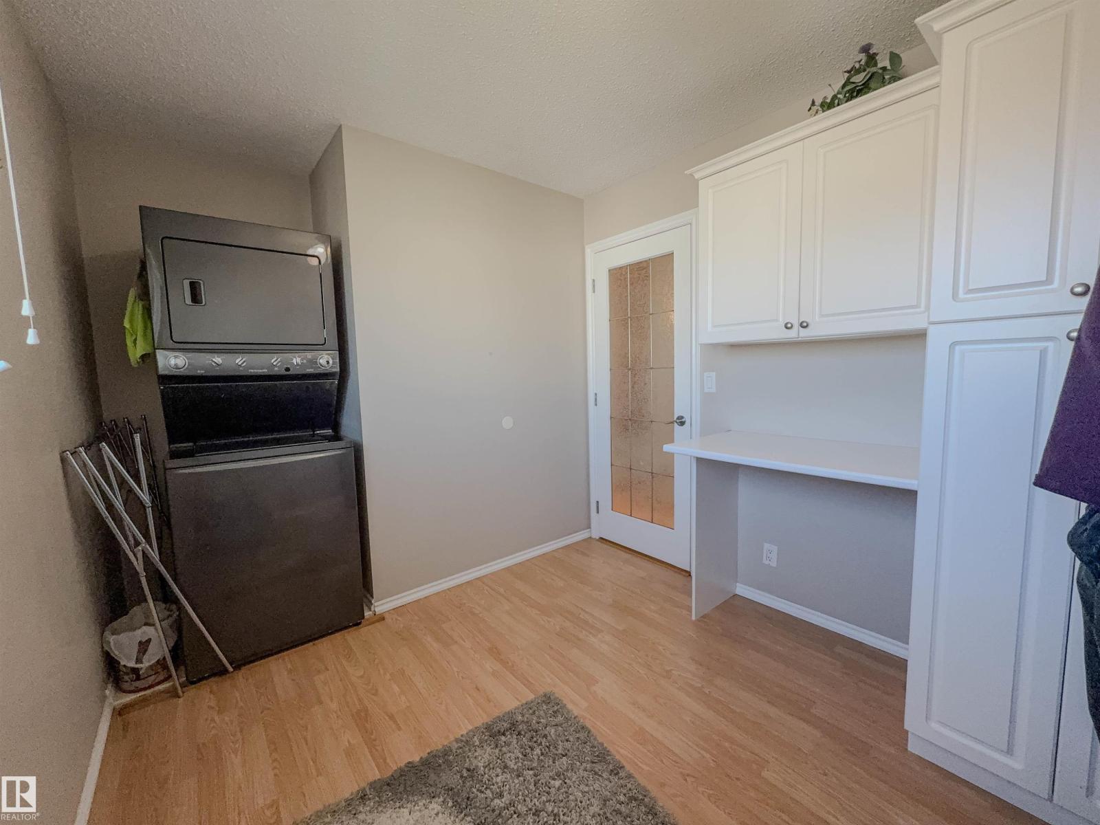 8651 27 AV NW - 22