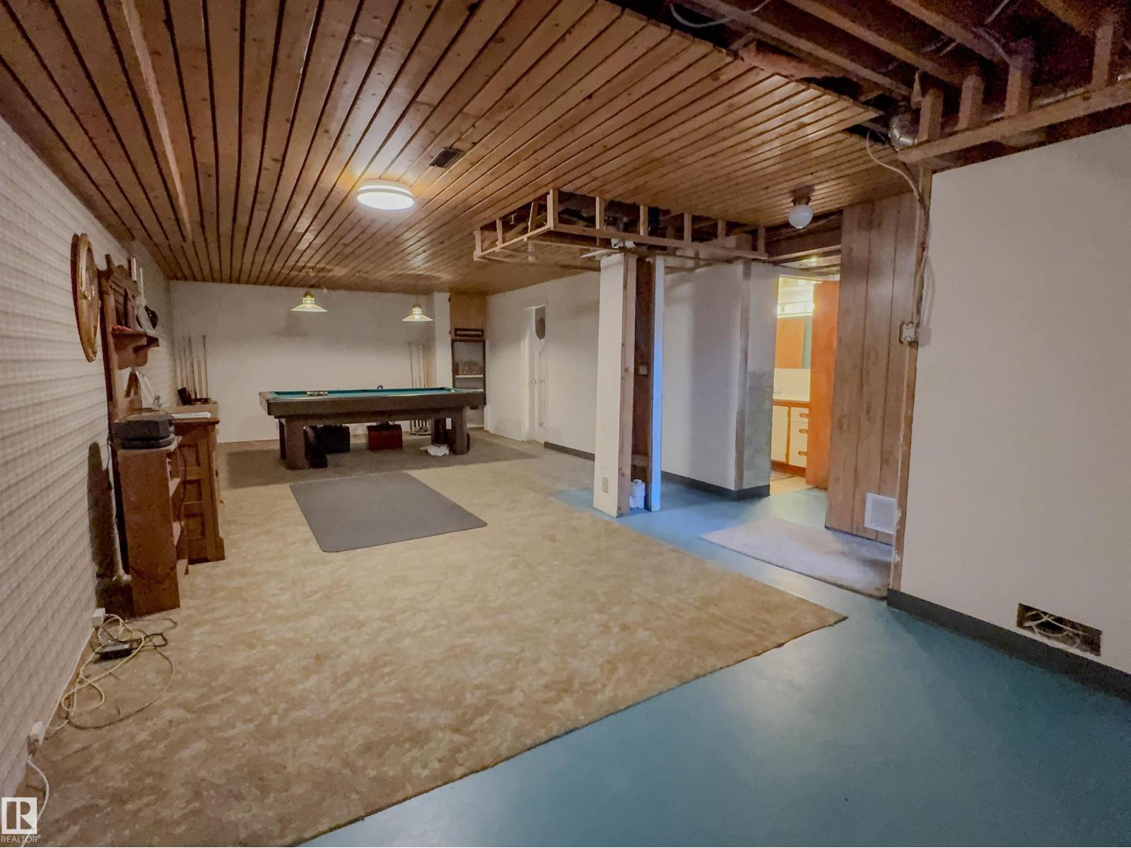 8651 27 AV NW - 29