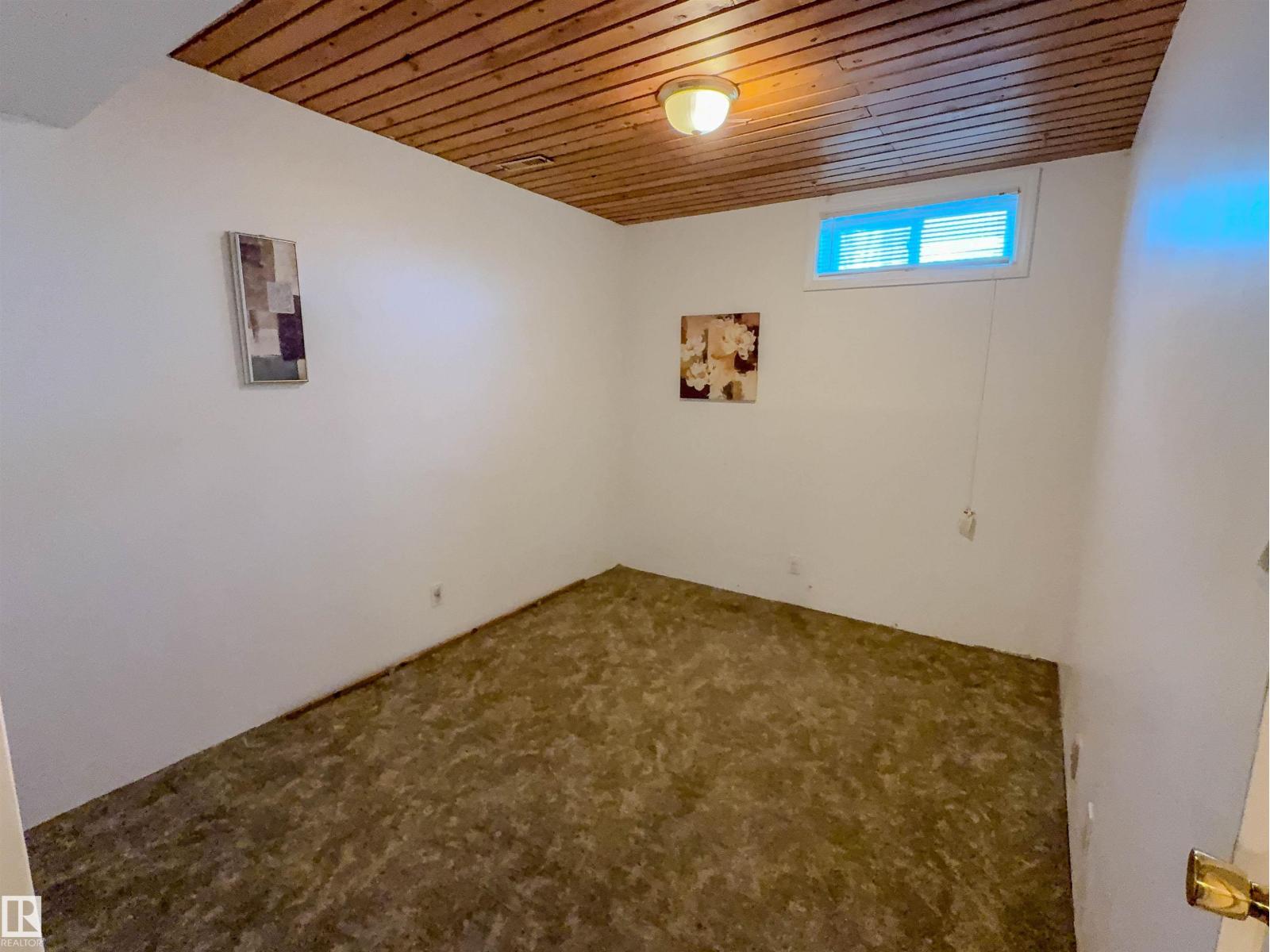 8651 27 AV NW - 33