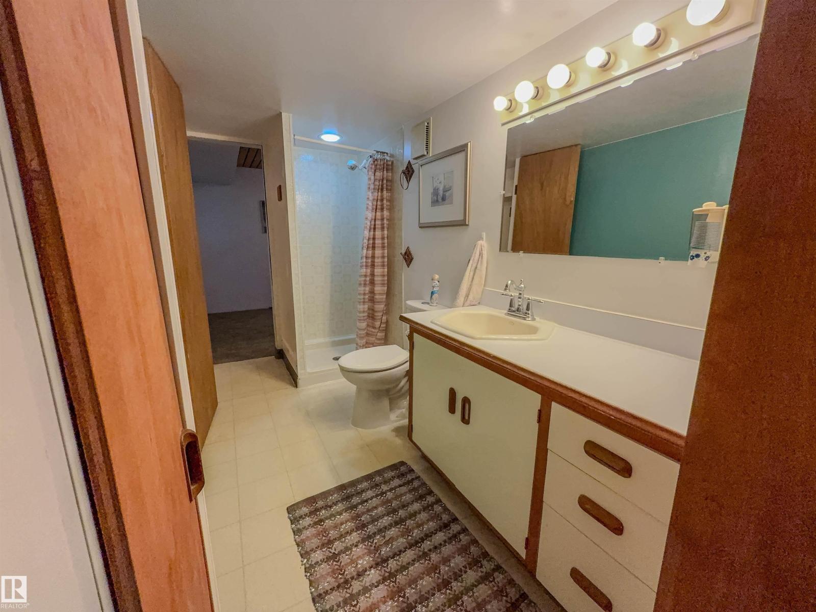 8651 27 AV NW - 36