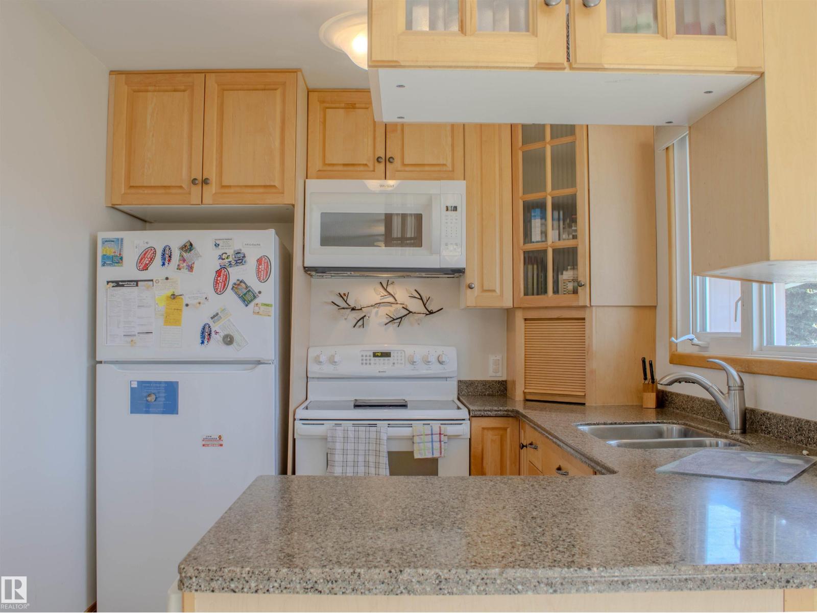 8651 27 AV NW - 6