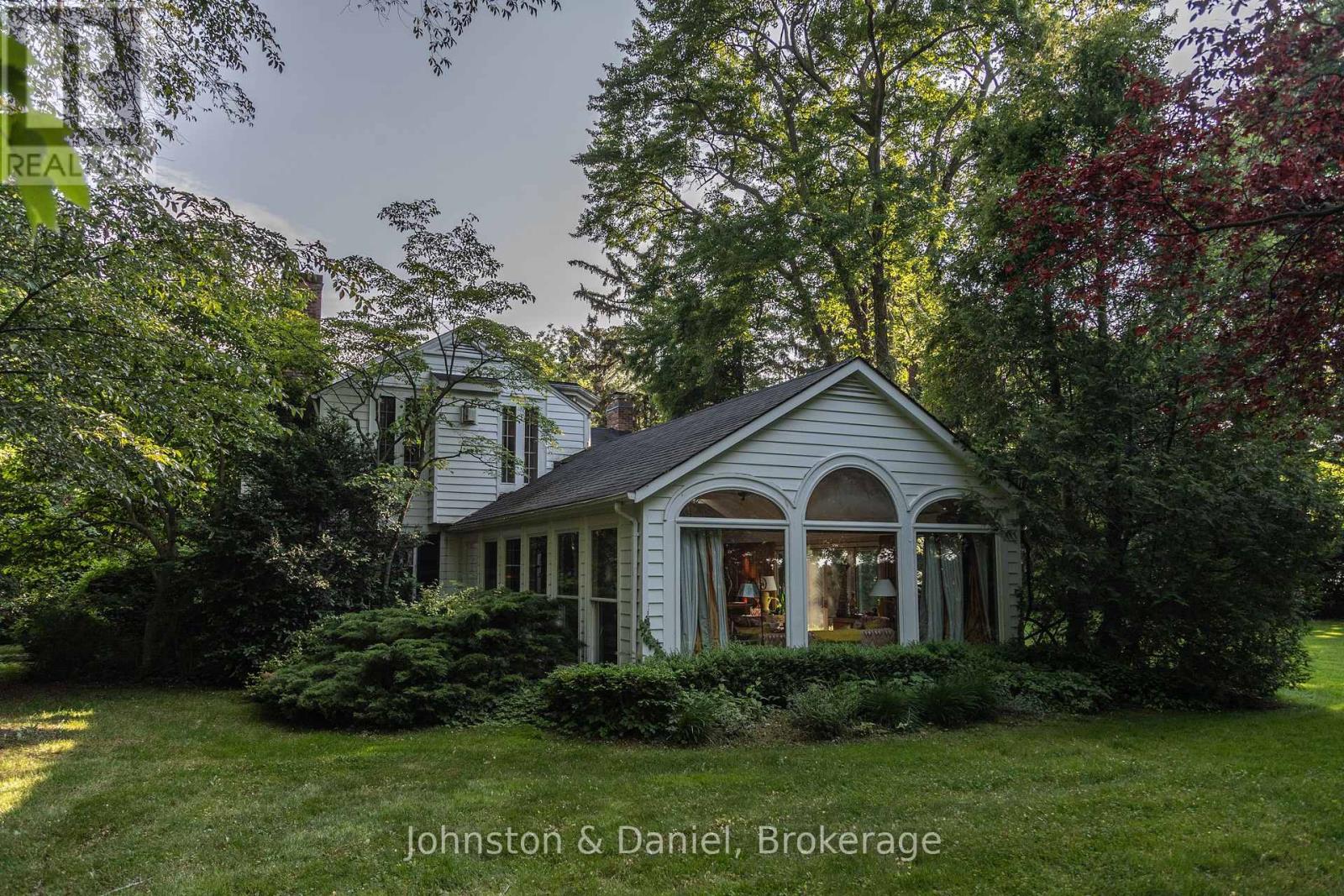 217 Butler photo 5