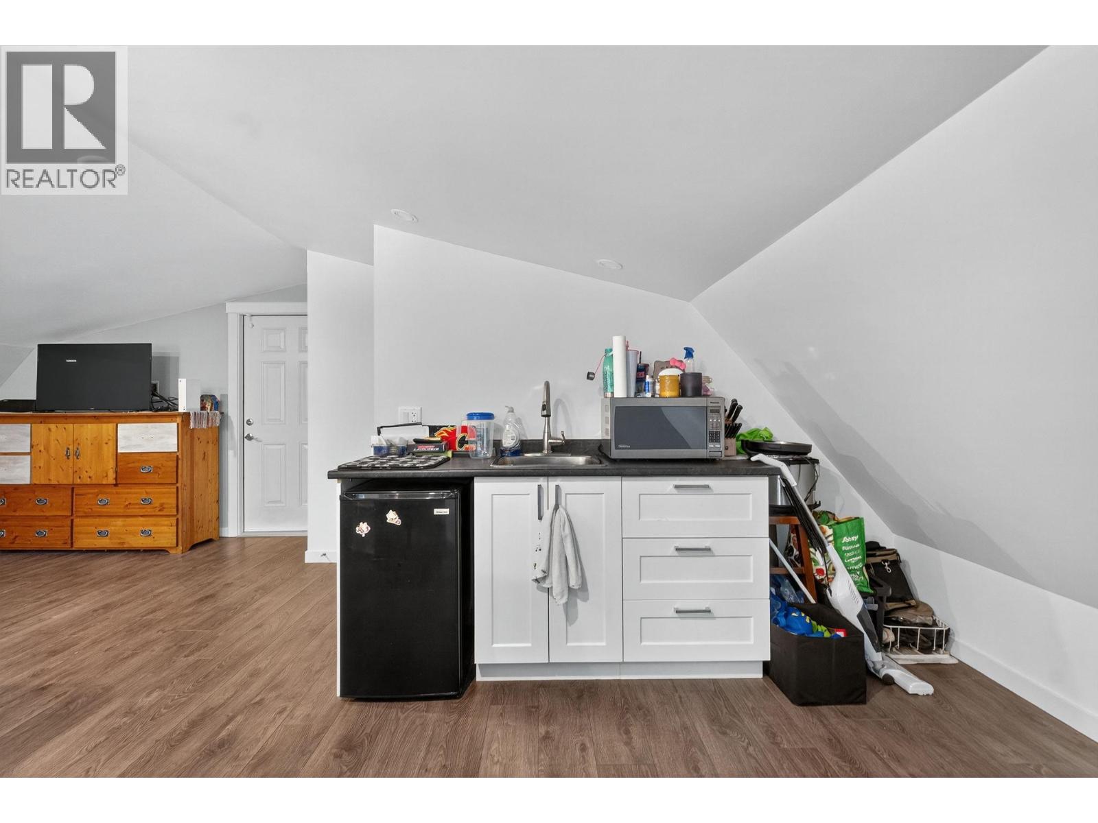 3920 Mowitch Court - 85