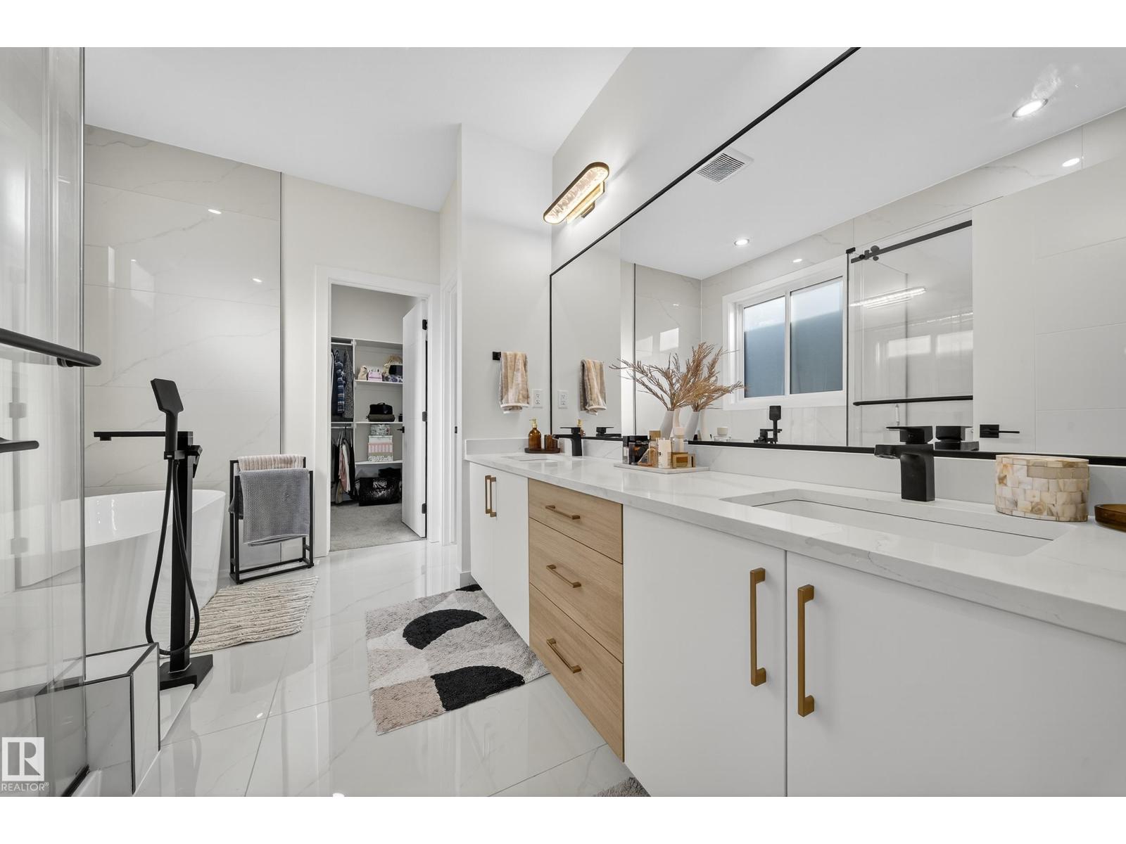 16527 3 ST NE - 38