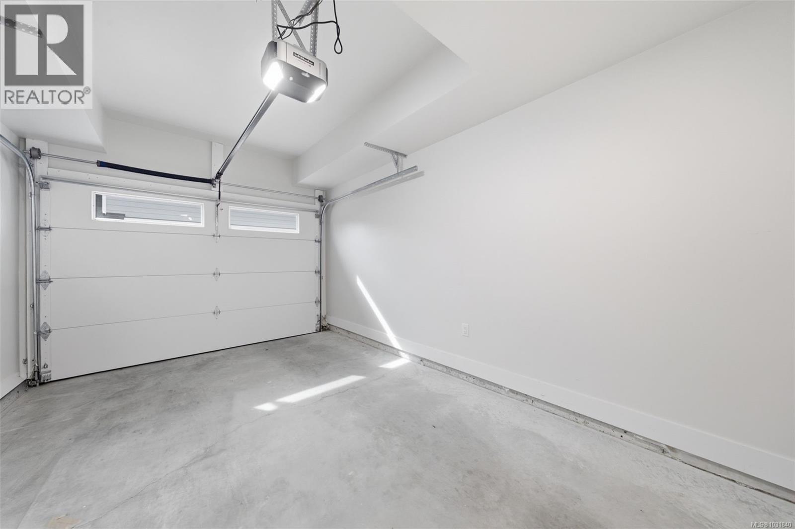 912 Clarke Rd - 29
