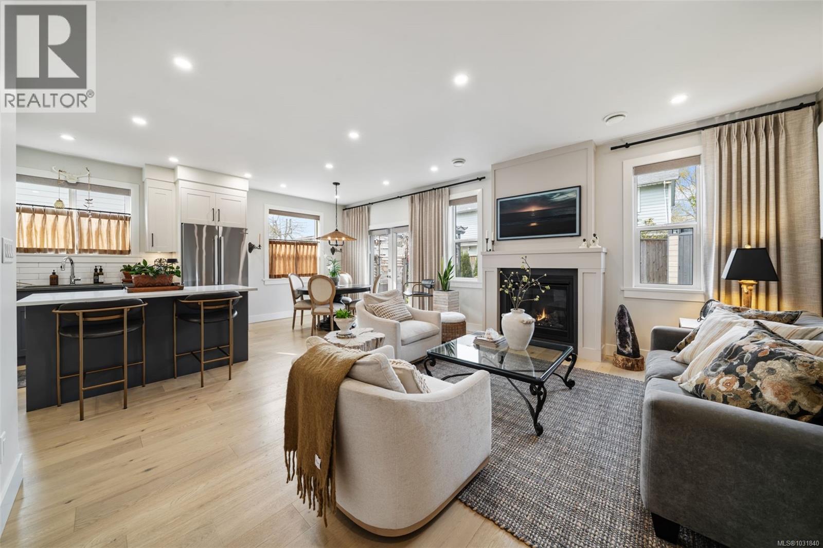 912 Clarke Rd - 3