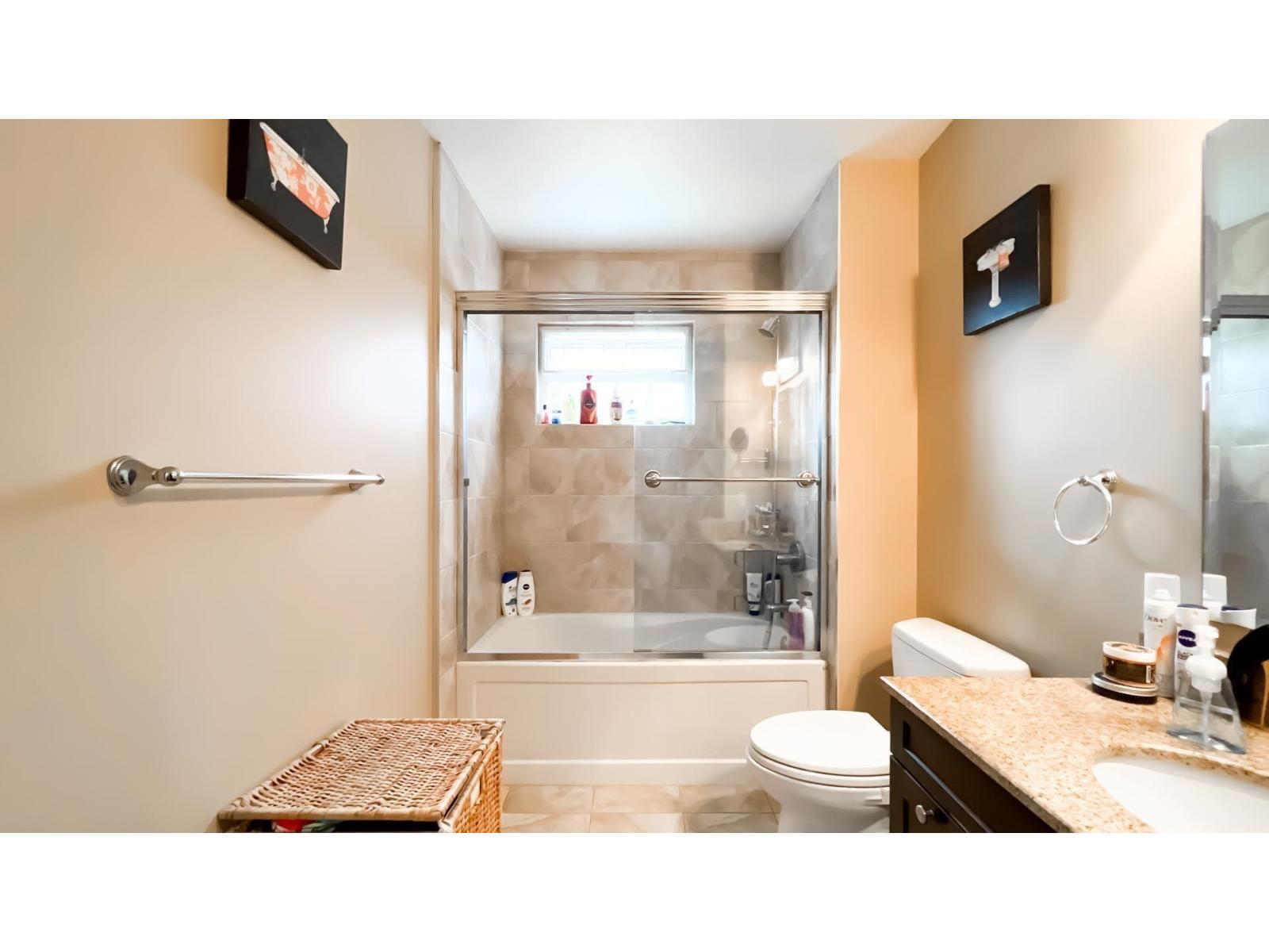 3 Bed, 2 Bath House for Sale in Surrey – 14096 66A AVENUE, Surrey – MLS# R3122671 - Image 19