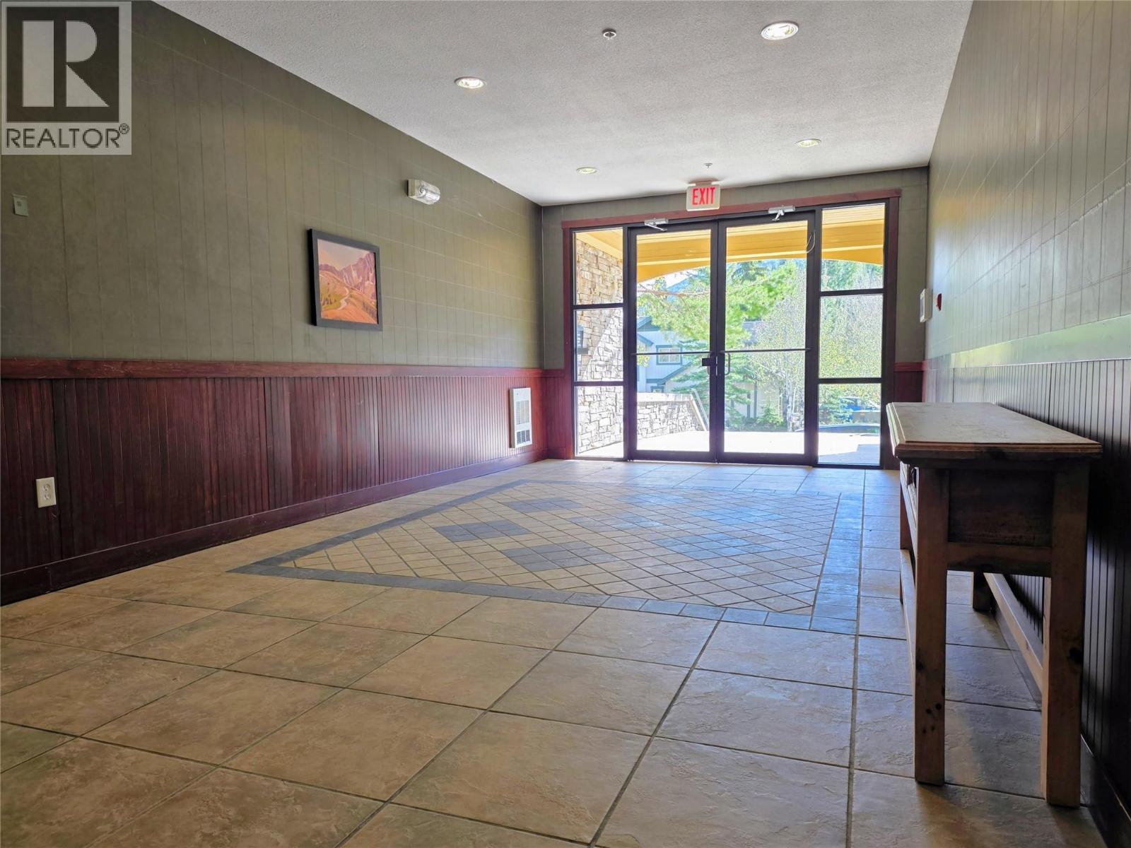 #304 2070 Summit Drive - 25