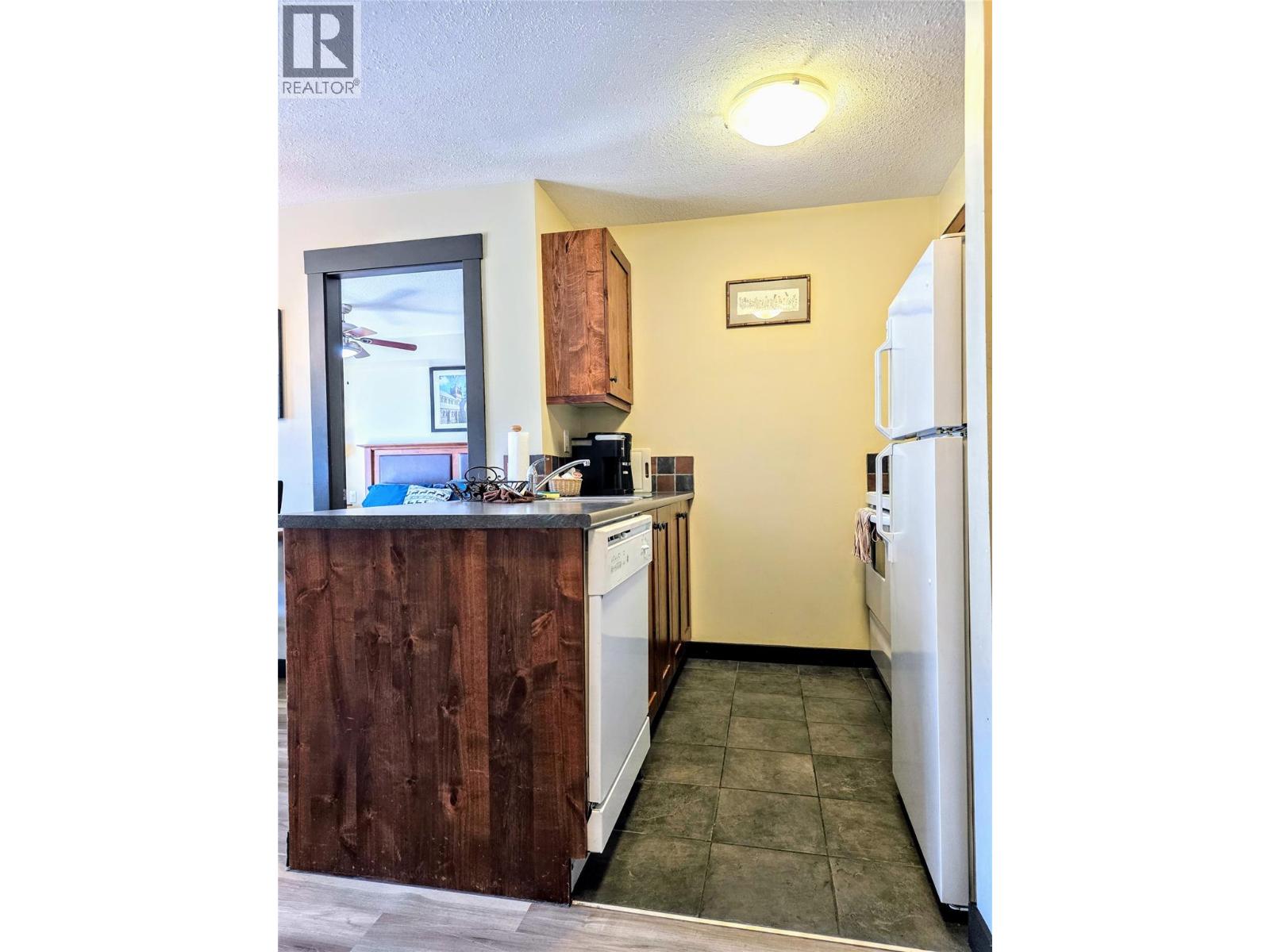 #304 2070 Summit Drive - 9