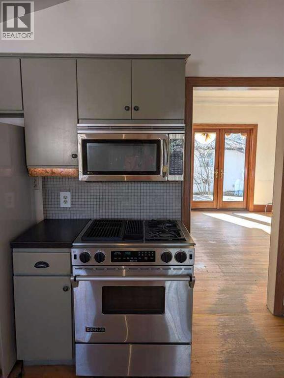 53 Elma Street W - 23