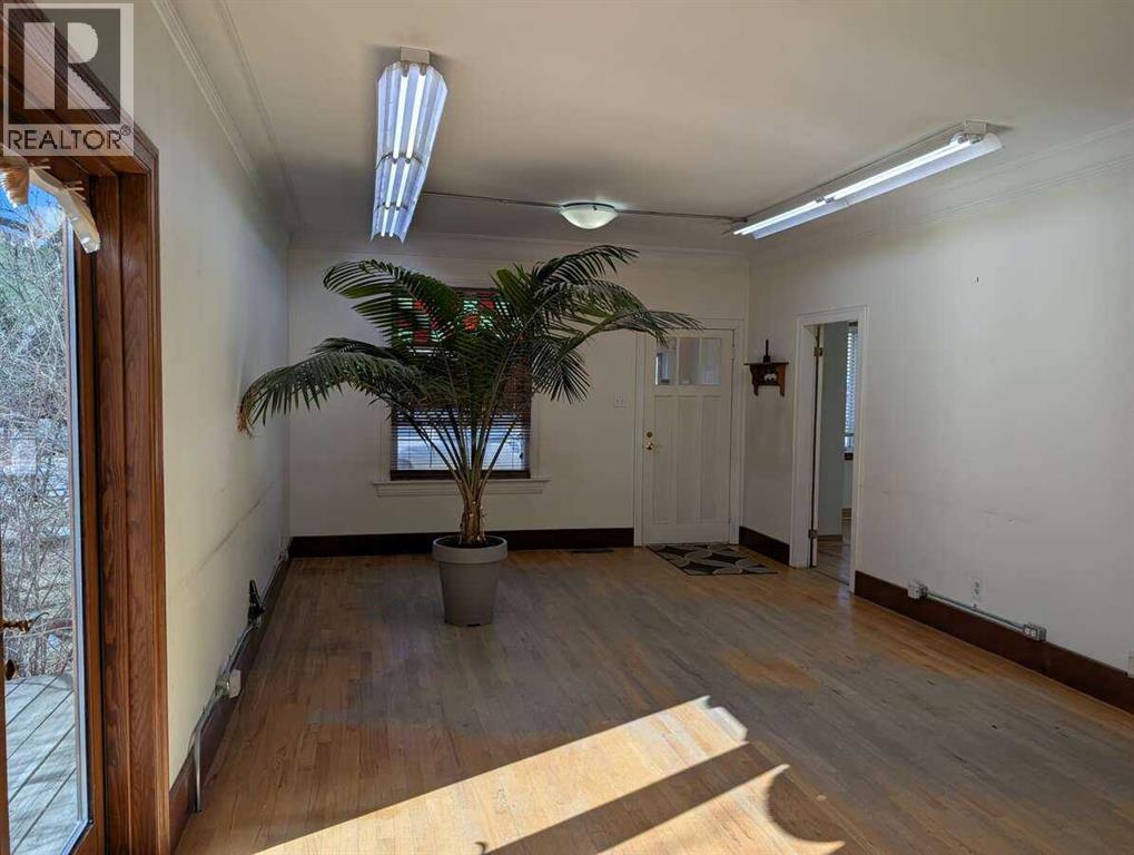 53 Elma Street W - 9