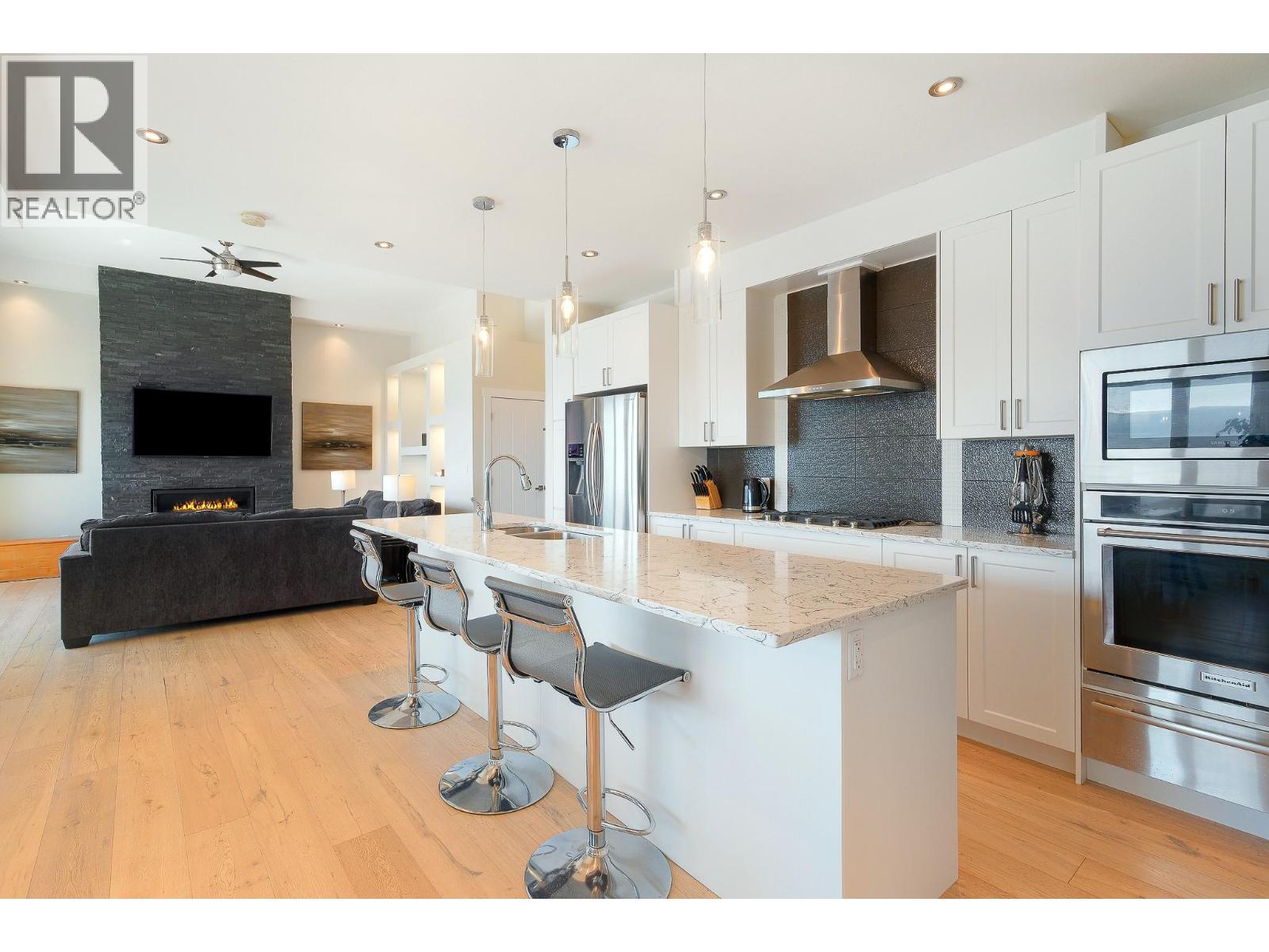 1534 GREGORY Road - 9