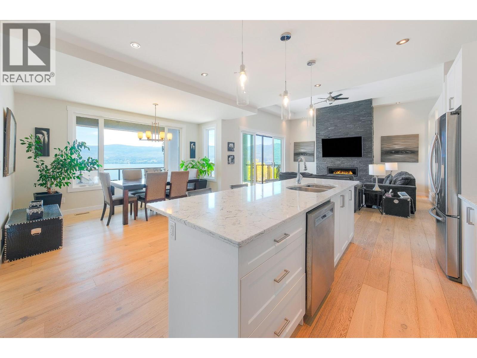 1534 GREGORY Road - 11