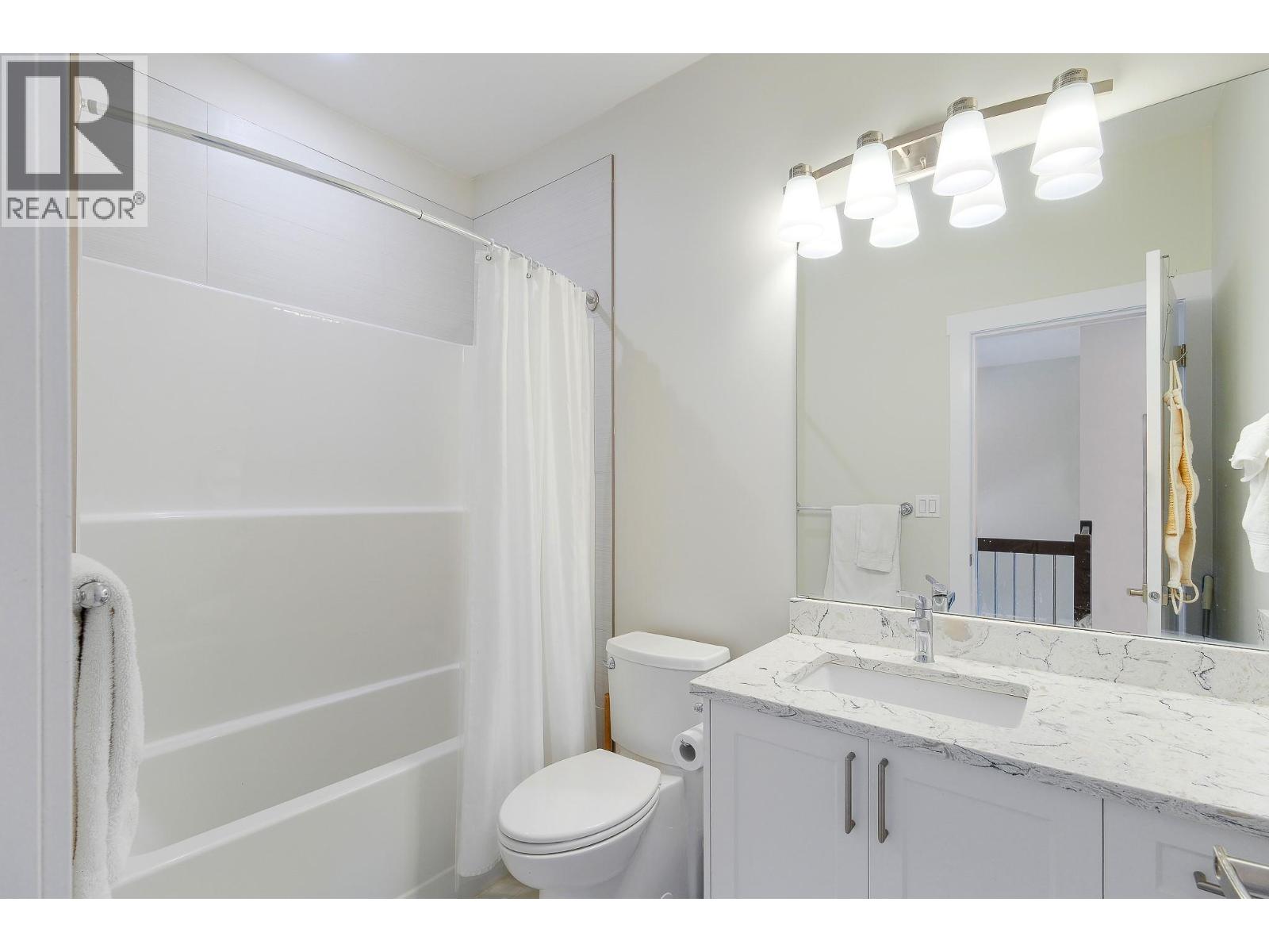1534 GREGORY Road - 19