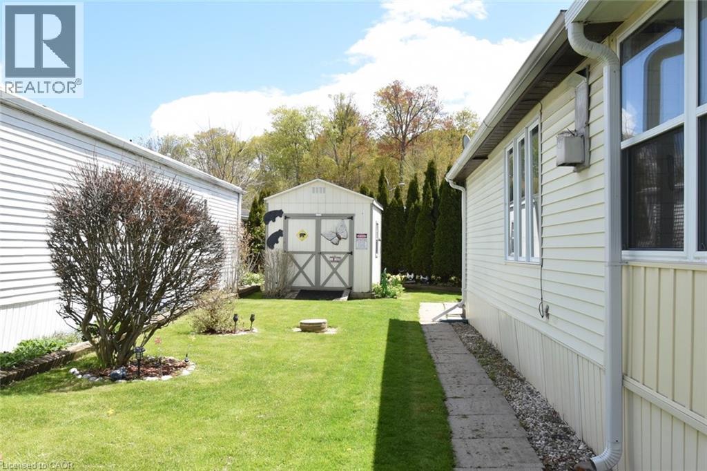 #5 PONDVIEW 2490 GOVERNORS Road - 27