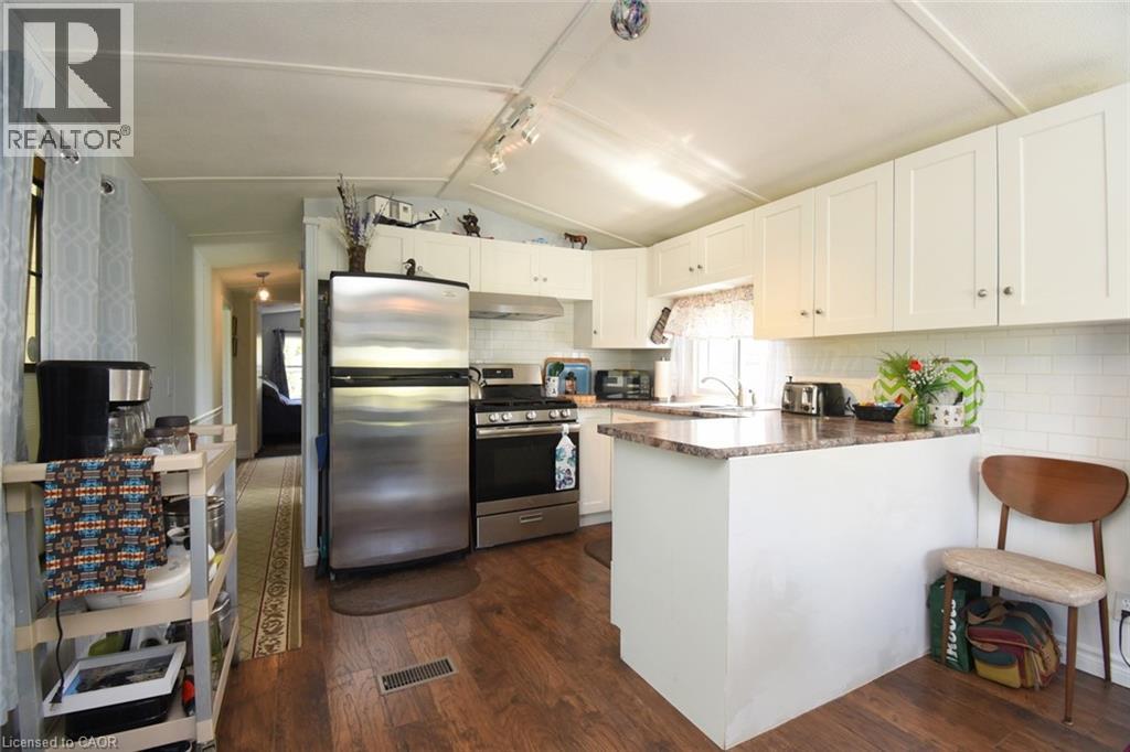 #5 PONDVIEW 2490 GOVERNORS Road - 16