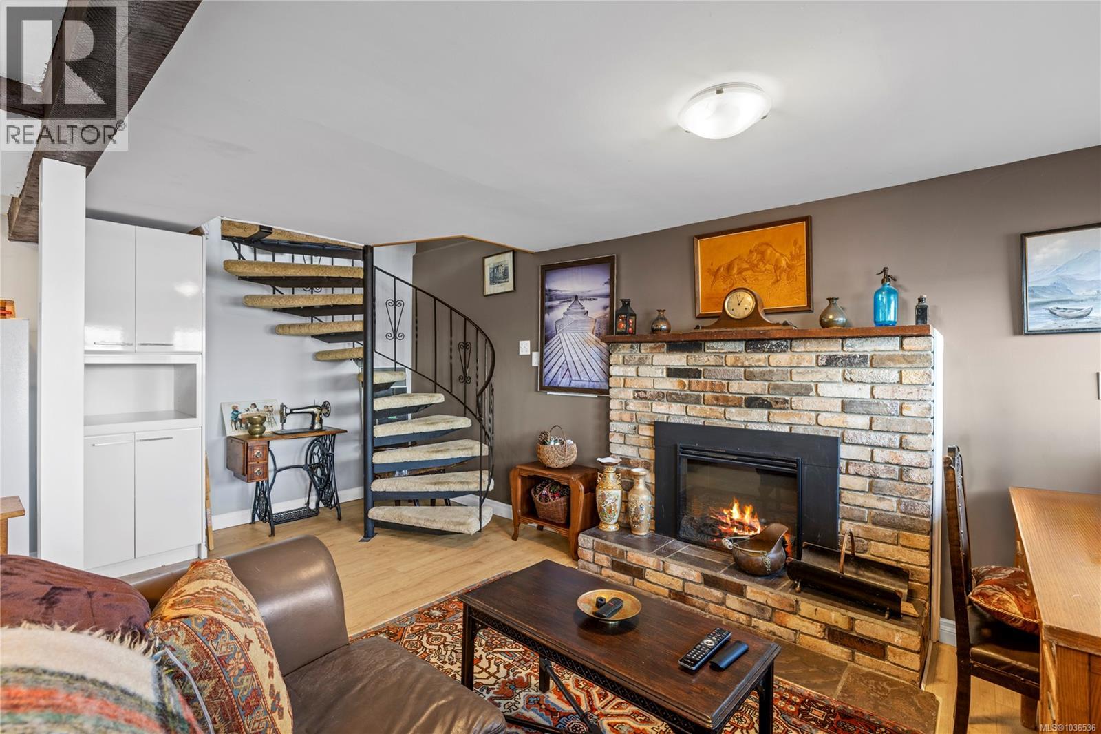 363 Chemainus Rd - 34