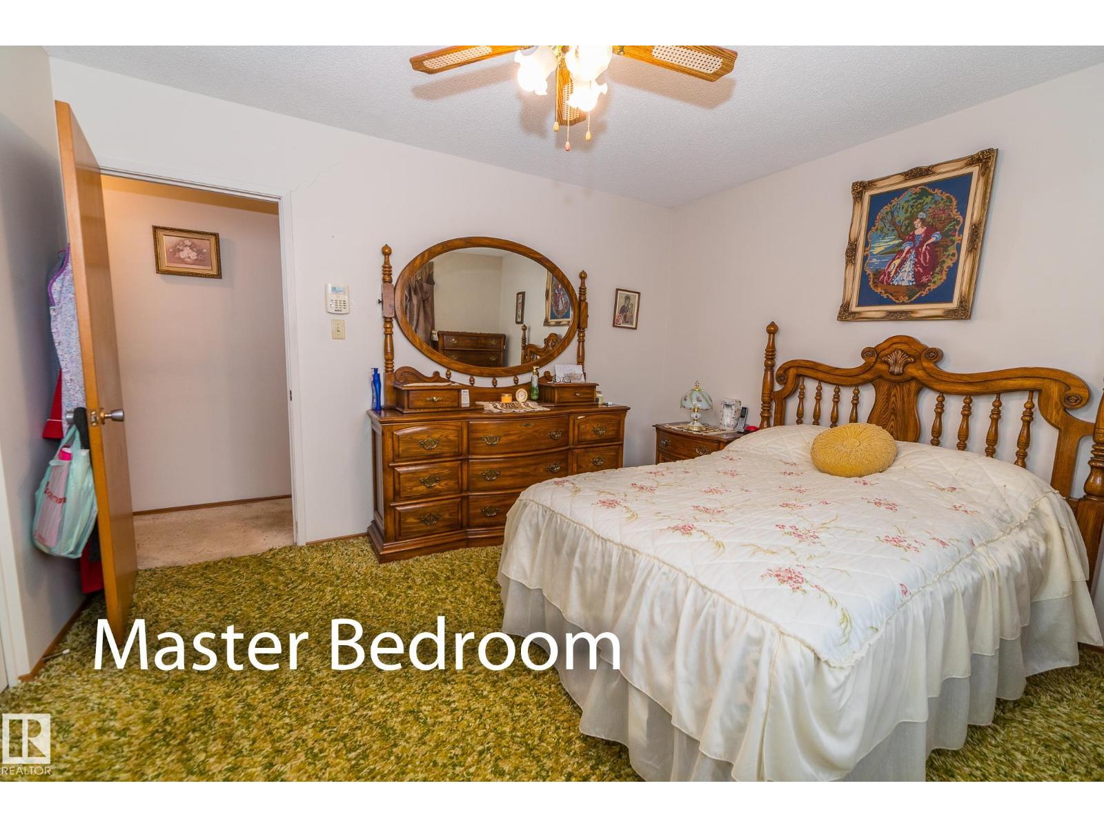5915 115 ST NW - 18