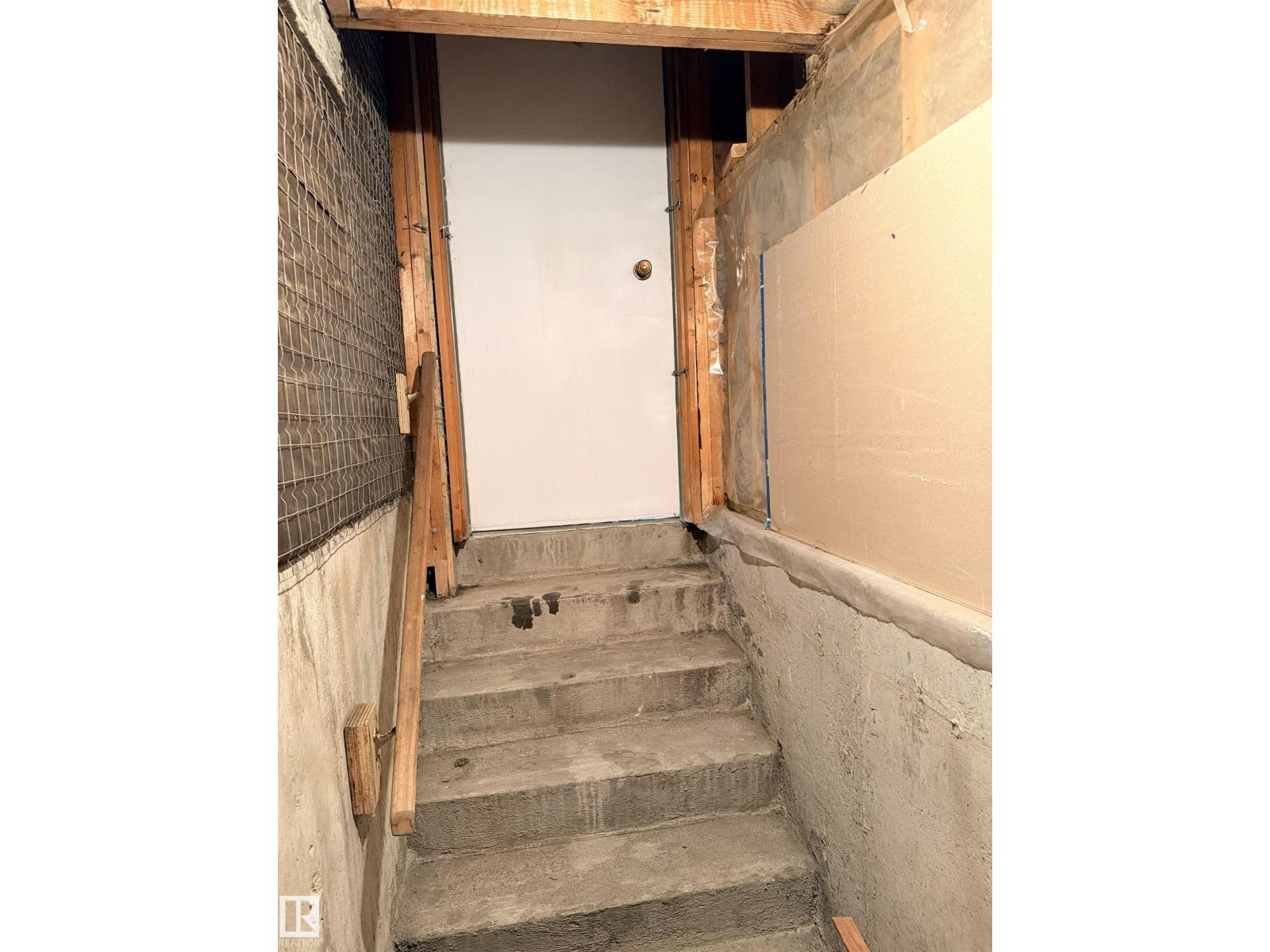 5915 115 ST NW - 38