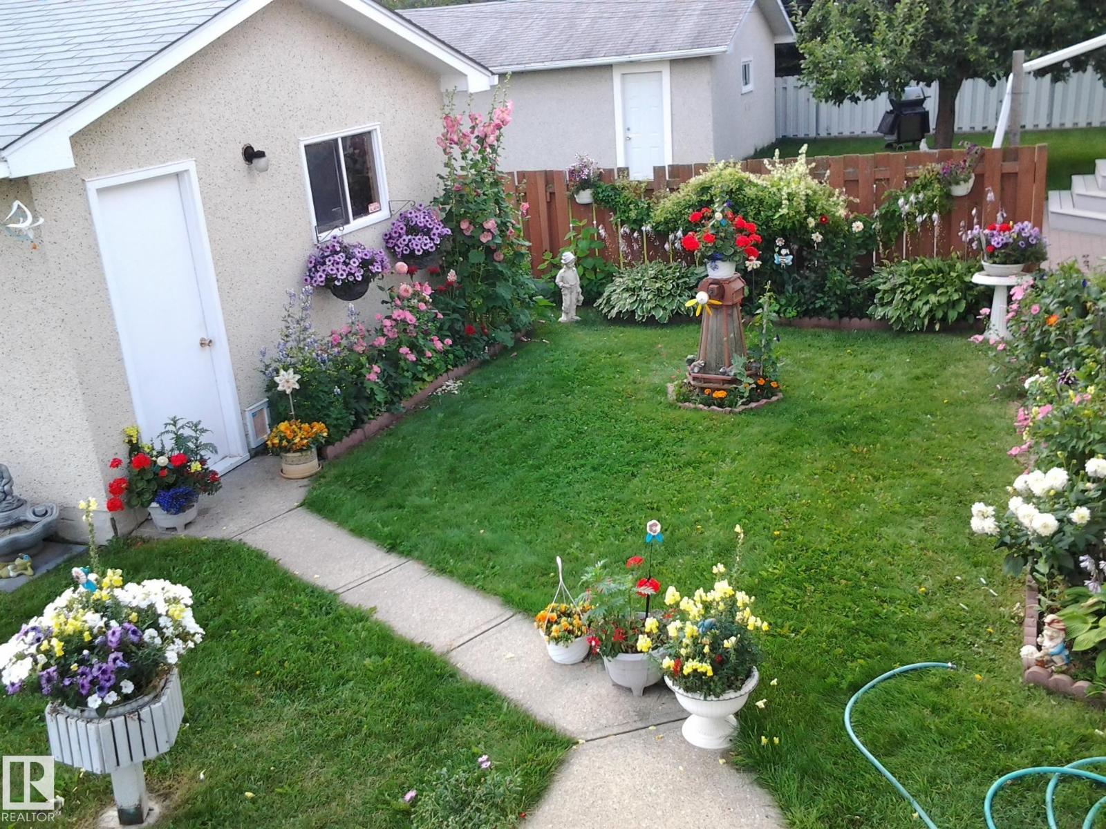 5915 115 ST NW - 11