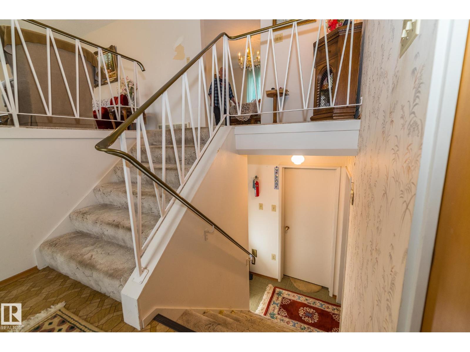 5915 115 ST NW - 15