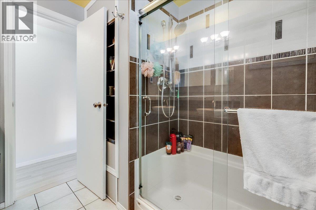 567 Goddard Road - 35