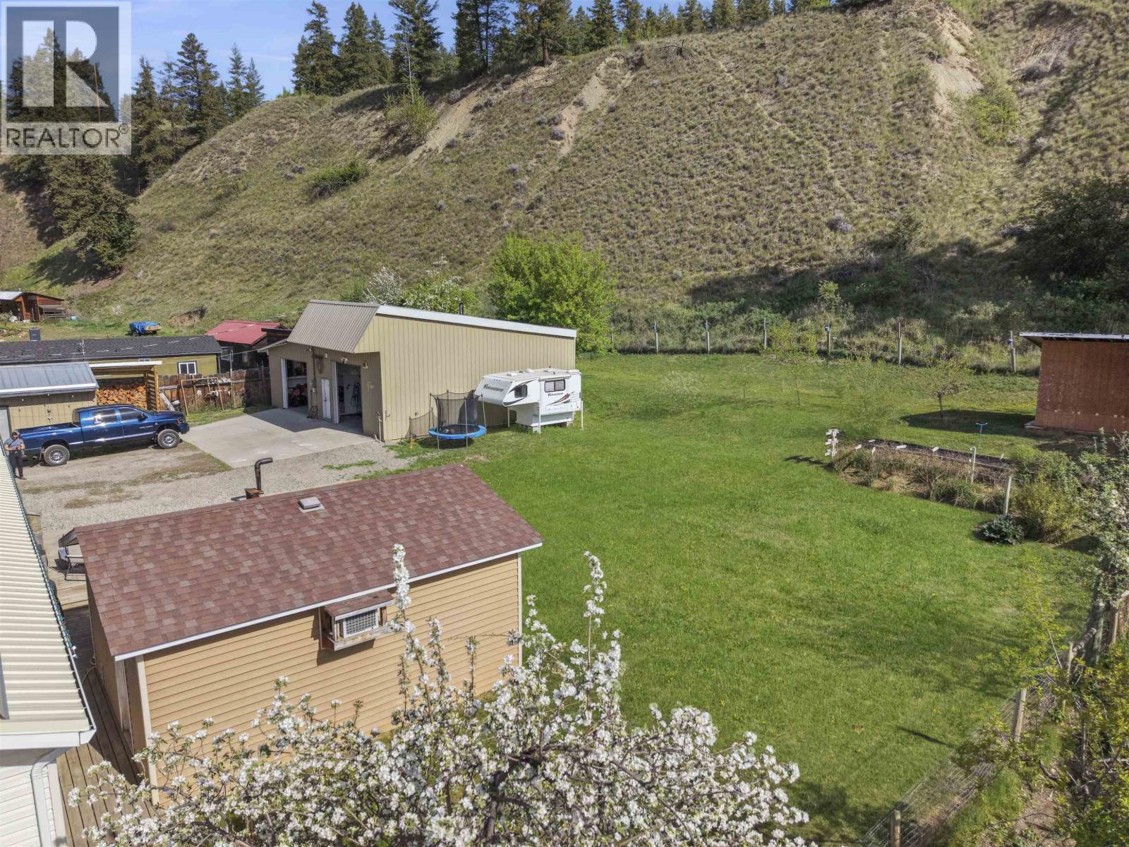 1431 SODA CREEK TOWNSITE ROAD - 32