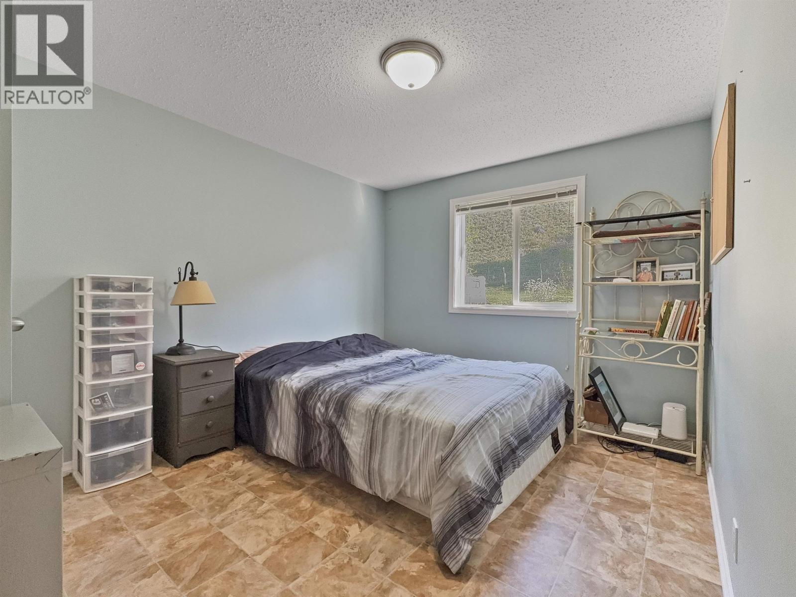 1431 SODA CREEK TOWNSITE ROAD - 24