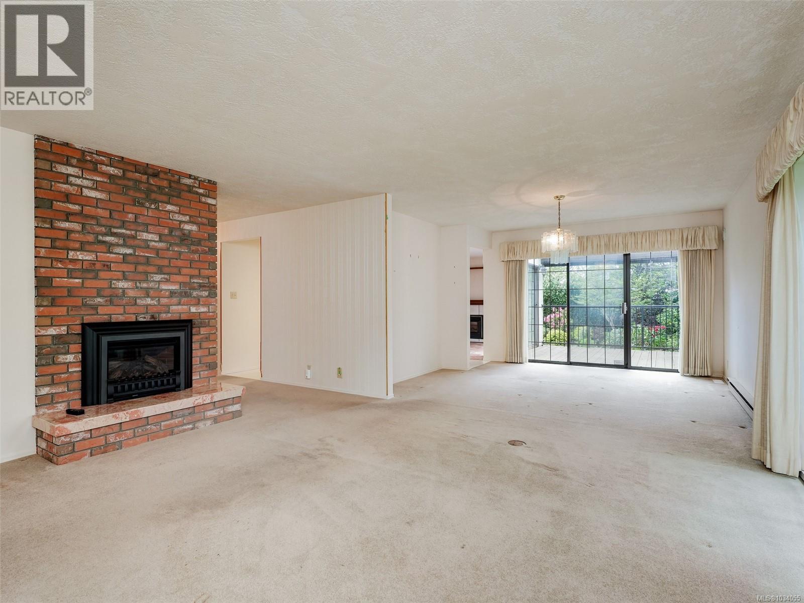 1 4631 Lochside Drive, Saanich