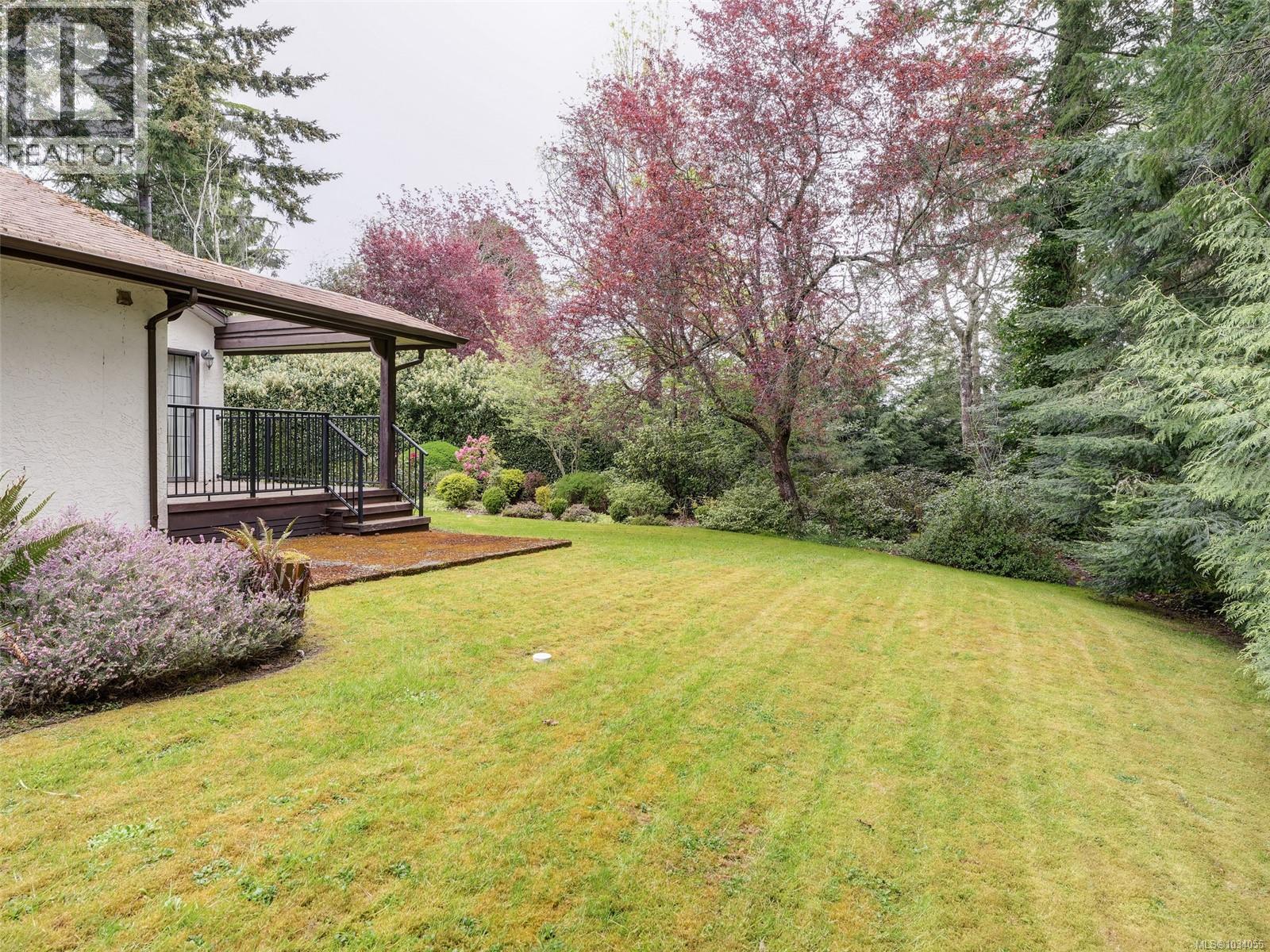 #1 4631 Lochside Dr - 5