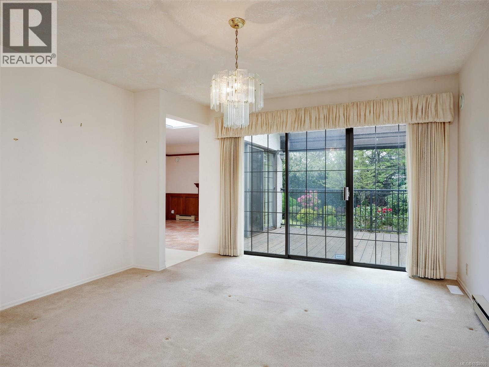 #1 4631 Lochside Dr - 16