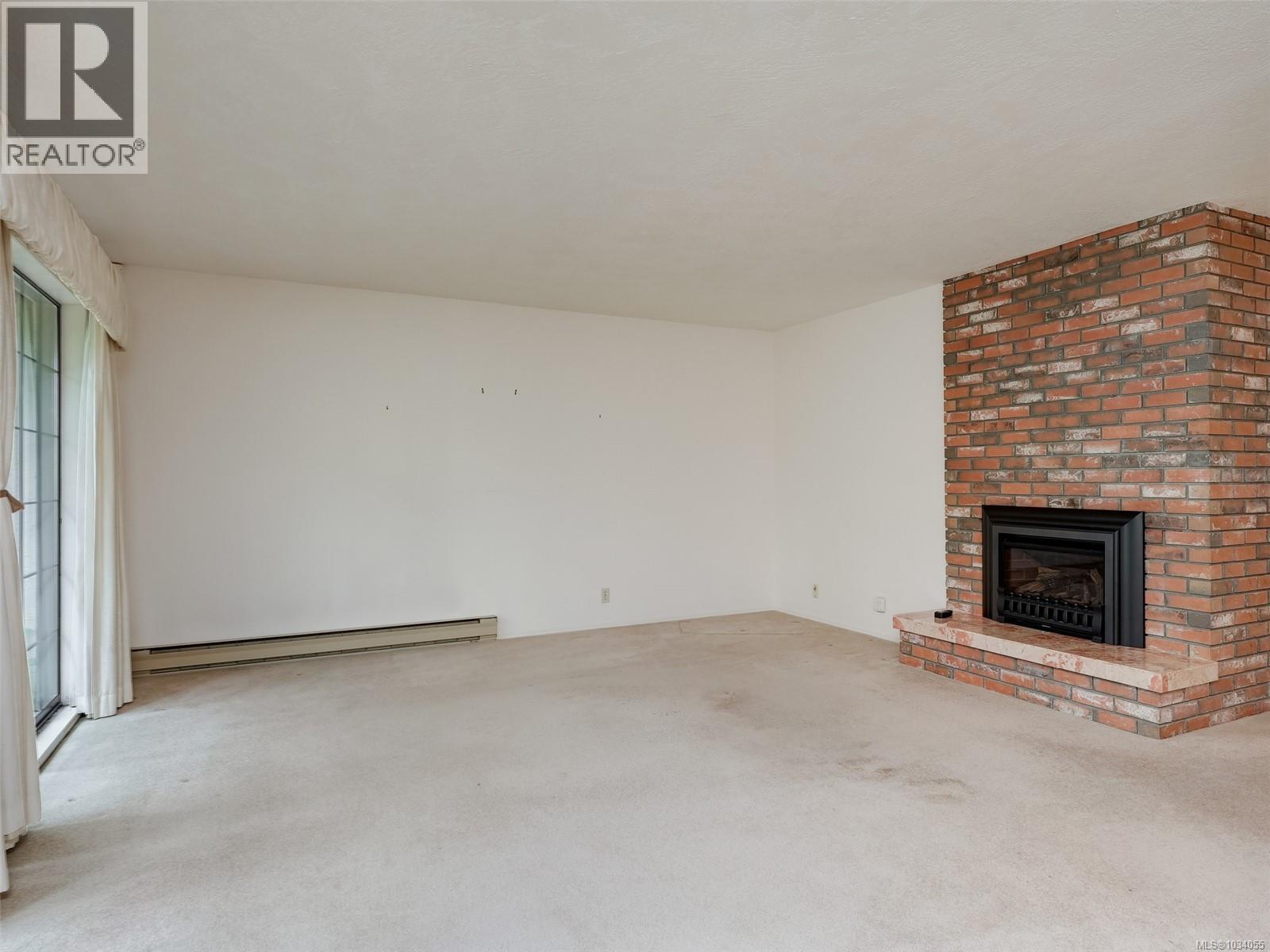 #1 4631 Lochside Dr - 12