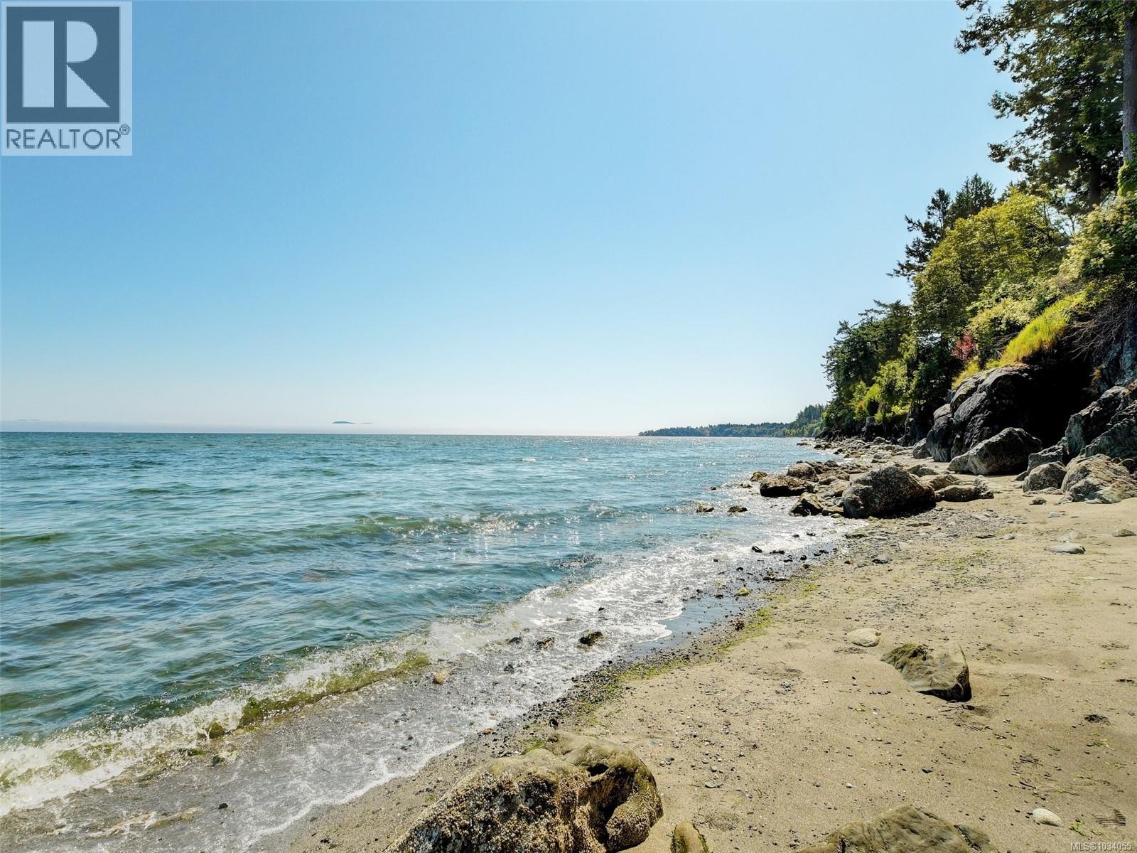 #1 4631 Lochside Dr - 39