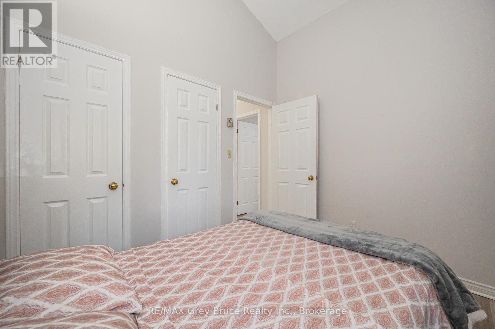 66 HARPUR DRIVE - 21
