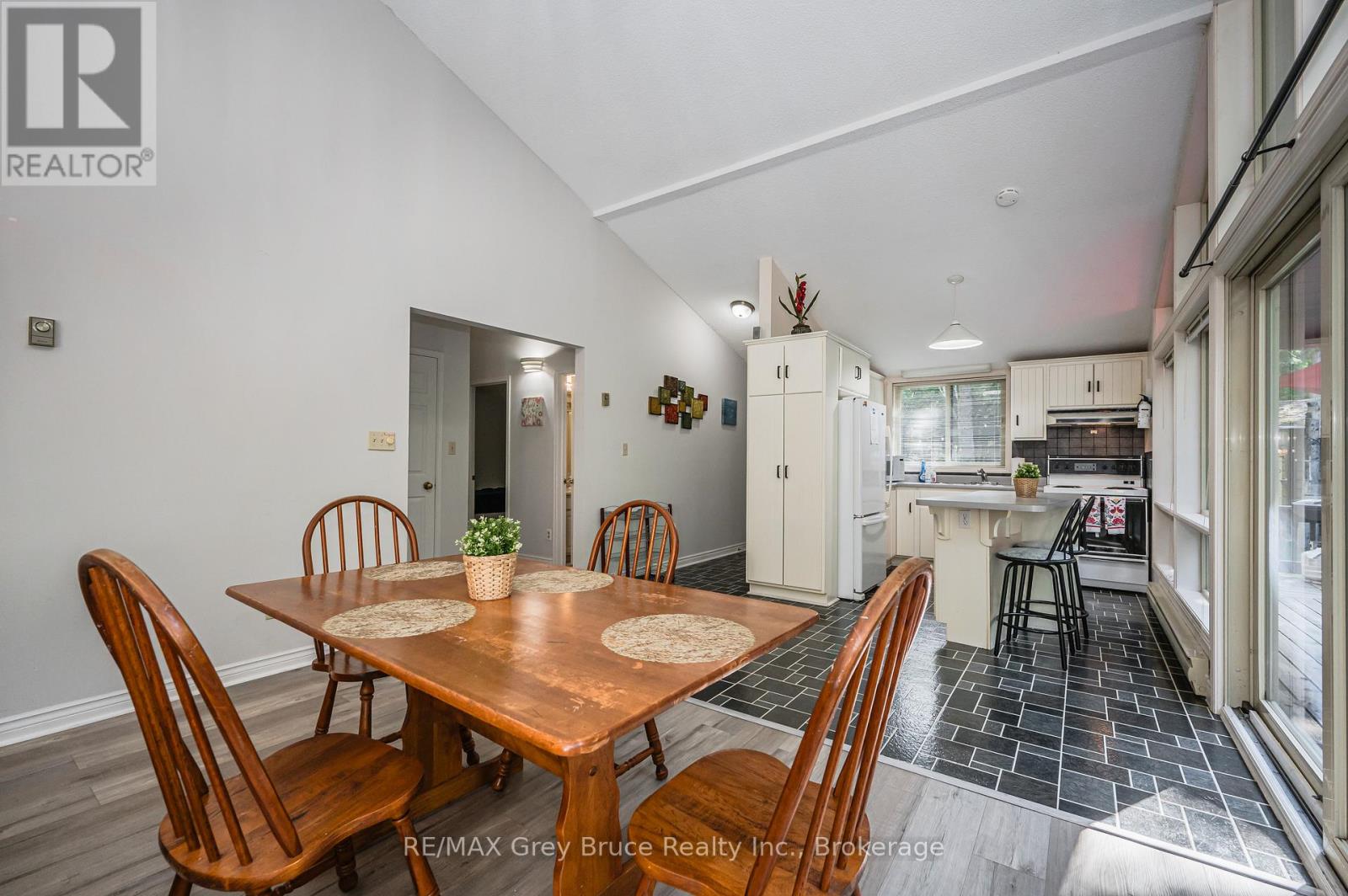 66 HARPUR DRIVE - 13