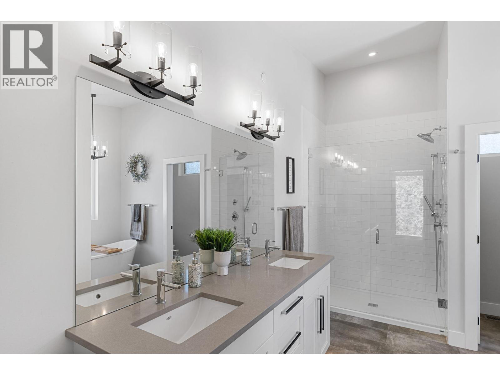 10100 Tyndall Road Unit# 13, Lake Country