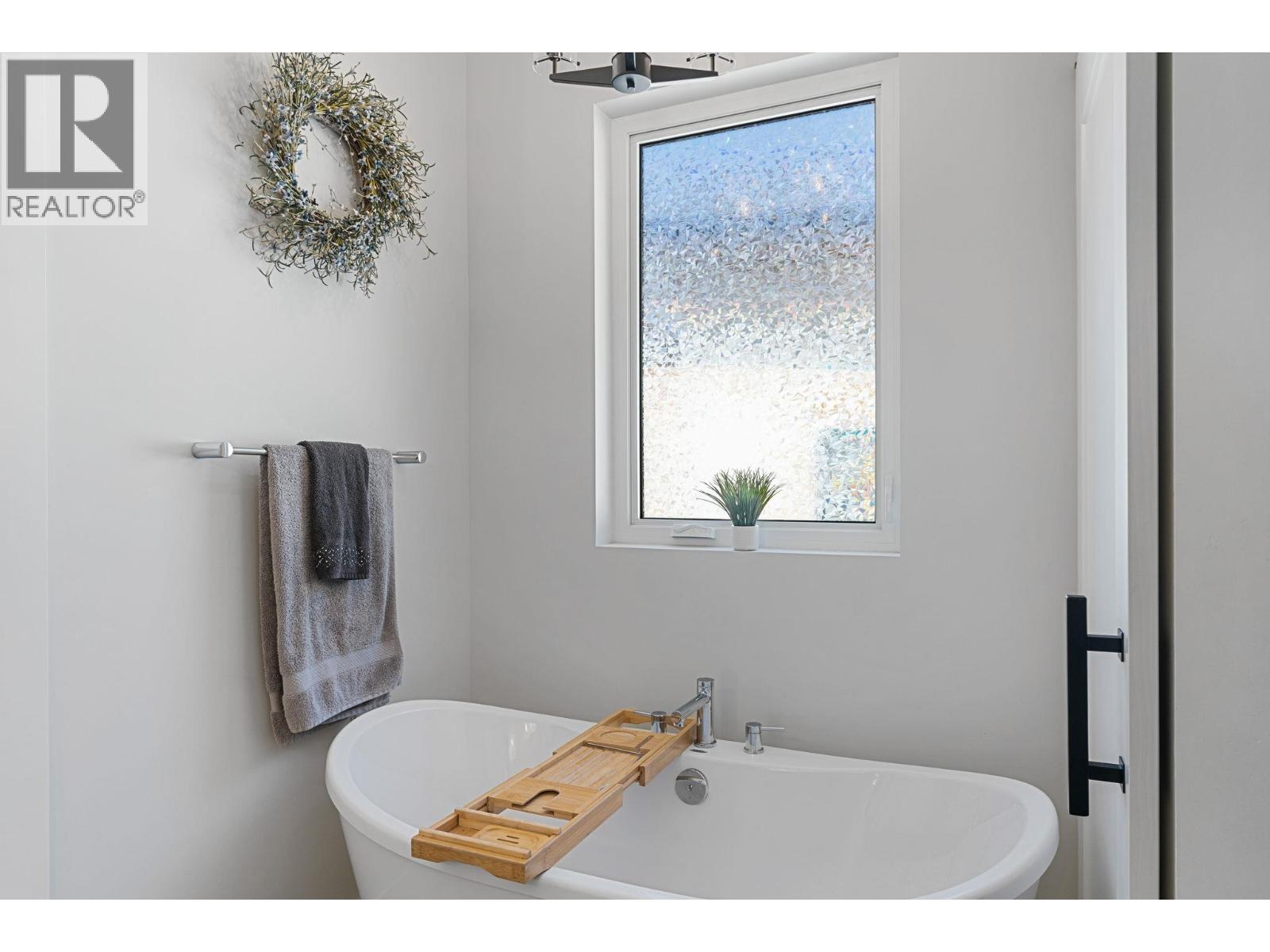 10100 Tyndall Road Unit# 13, Lake Country
